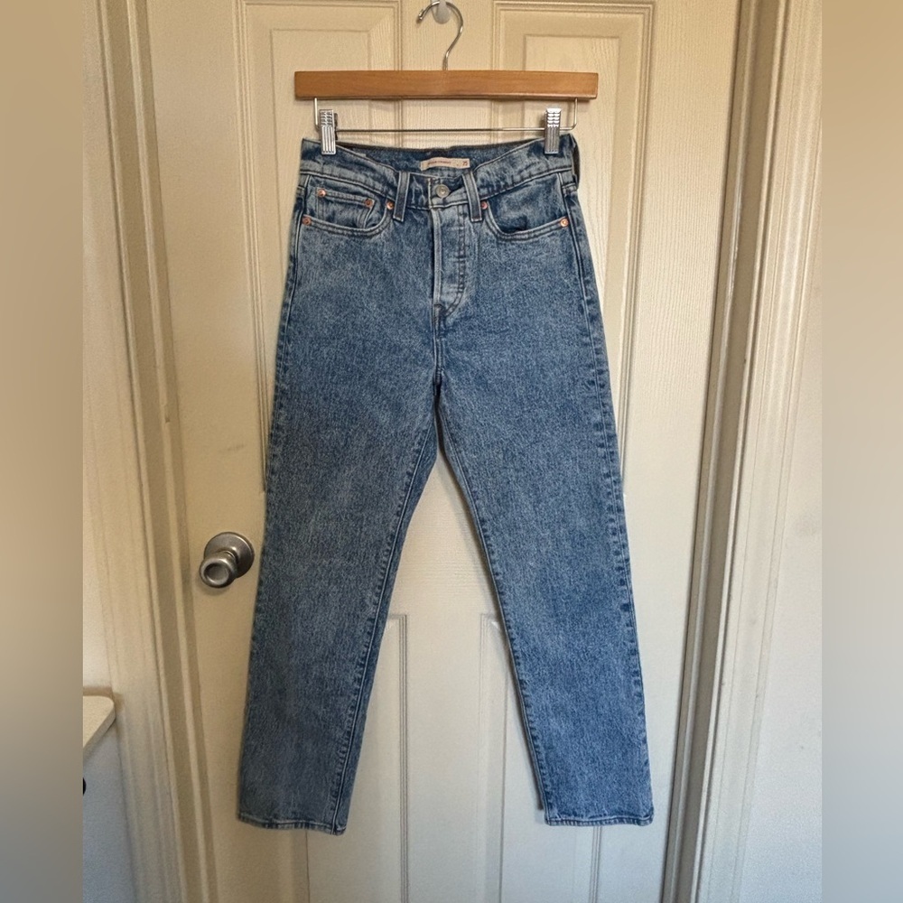 Levi’s Wedgie Straight Jeans — High Rise Button Fly — Size 25 summer fall - Picture 2 of 6